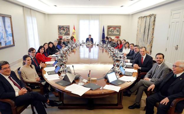 El consejo de ministros envía este martes un requerimiento a la Junta de Castilla y Leónn. 