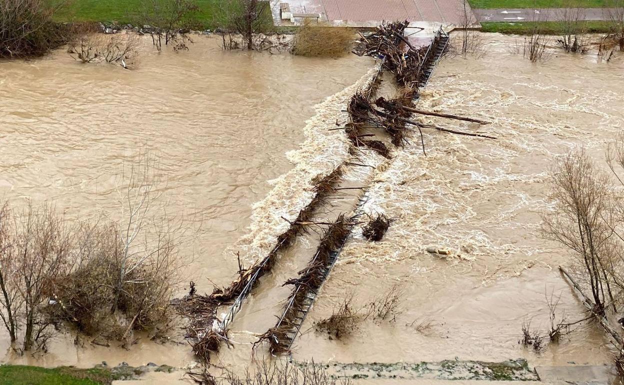 Imagen de la inundación sufrida en el Bernesga en el año 2019 