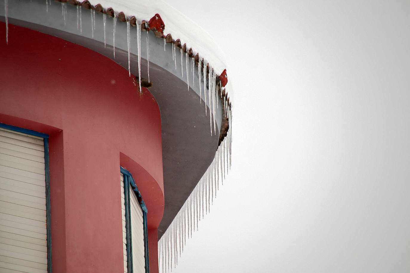 Fotos: La nieve llega a la provincia leonesa