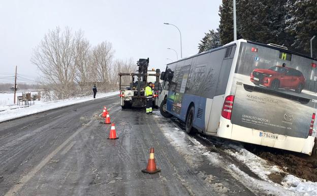 Imagen del bus metropolitano accidentado.