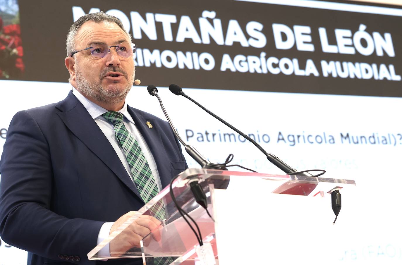 El presidente de la Diputación de León y del Consorcio Provincial de Turismo, Eduardo Morán, presenta la oferta turística de la provincia y participa en el encuentro entre los cinco territorios de España distinguidos como patrimonio agrícola mundial en una charla-coloquio.