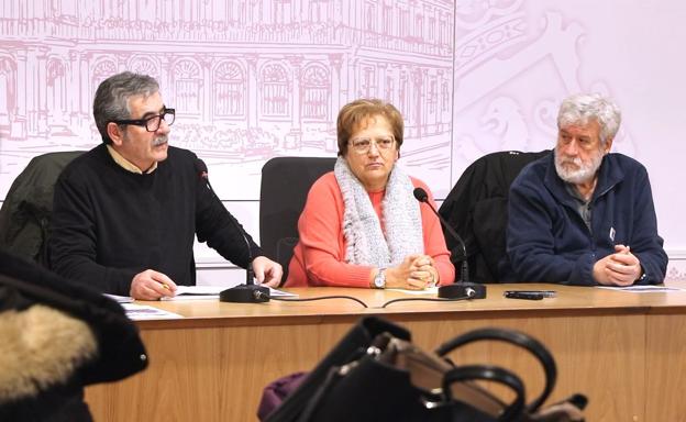 Hernán Hijosa, Lourdes González y Manuel Colinas durante la presentación de las jornadas. 