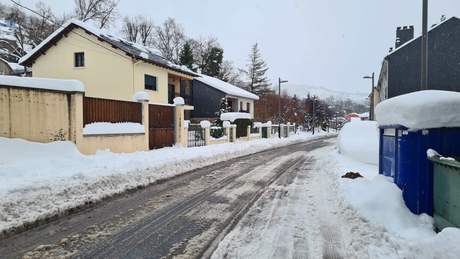 El municipio lacianiego sufre el azote de Fien y recuerda una de las mayores nevadas de los últimos años.