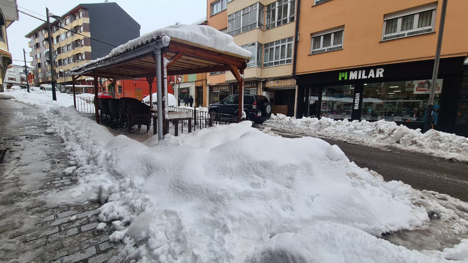 El municipio lacianiego sufre el azote de Fien y recuerda una de las mayores nevadas de los últimos años.