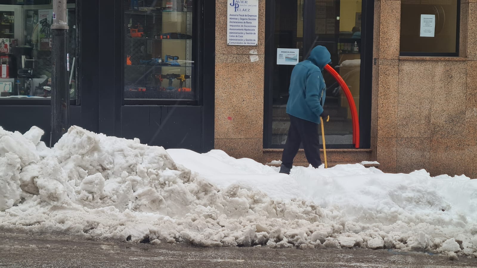 El municipio lacianiego sufre el azote de Fien y recuerda una de las mayores nevadas de los últimos años.