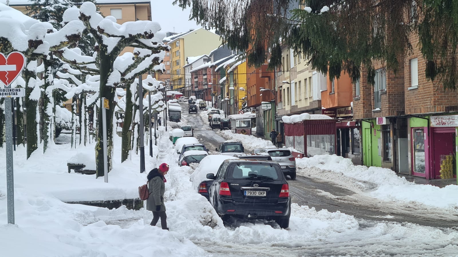 El municipio lacianiego sufre el azote de Fien y recuerda una de las mayores nevadas de los últimos años.