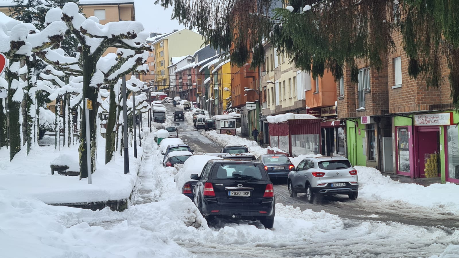 El municipio lacianiego sufre el azote de Fien y recuerda una de las mayores nevadas de los últimos años.