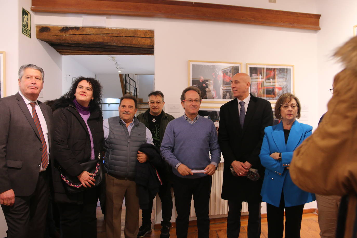 Inauguración de la exposición 'Ucrania, guerra de los civiles' en la Fundación Vela Zanetti de León. 