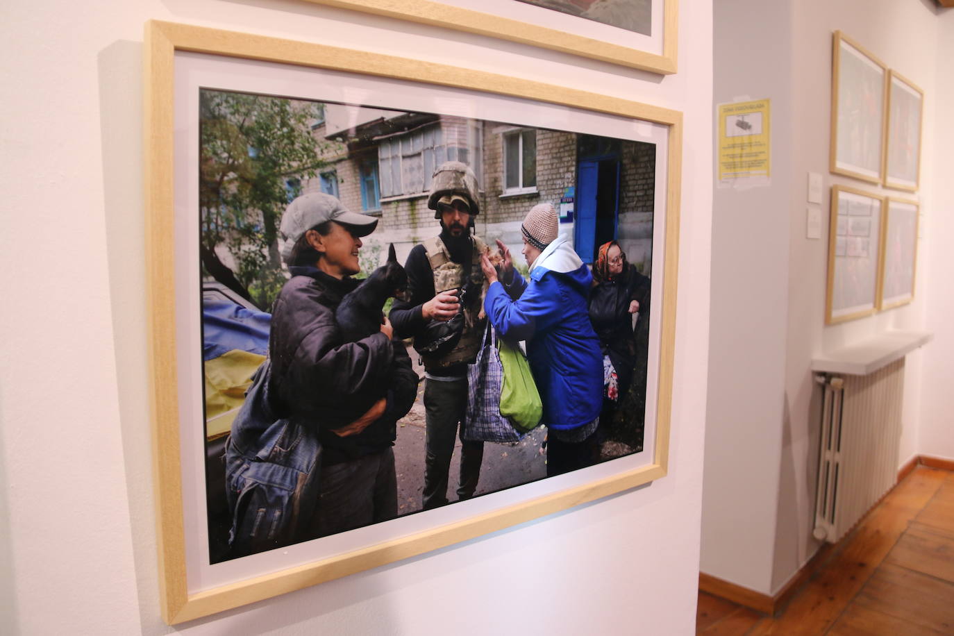 Inauguración de la exposición 'Ucrania, guerra de los civiles' en la Fundación Vela Zanetti de León. 