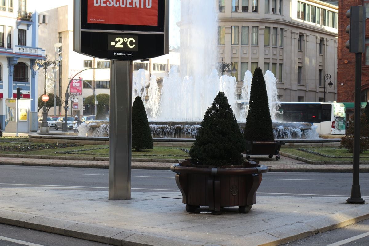 Los termómetros se han desplomado en la madrugada de este domingo llegando a alcanzar los 3,3 grados negativos en la capital.