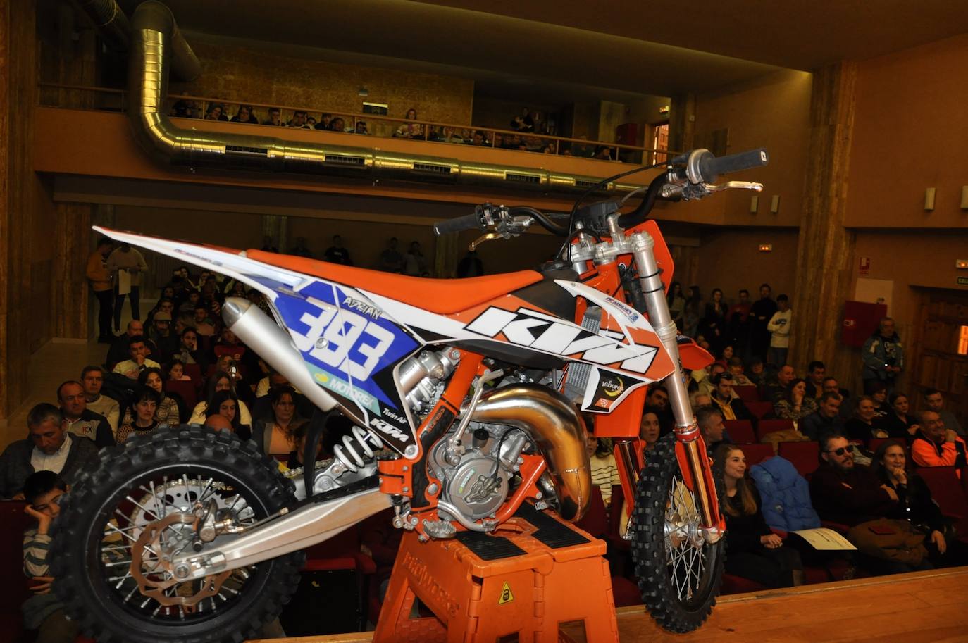La Federación de Motociclismo de Castilla y León celebró la segunda gala del motor en Valencia de Don Juan.