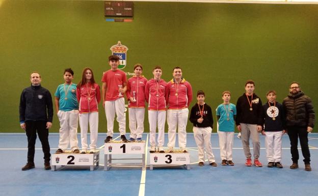 Imagen principal - Santa María del Páramo acoge el Campeonato Pelota Mano de Castilla y León