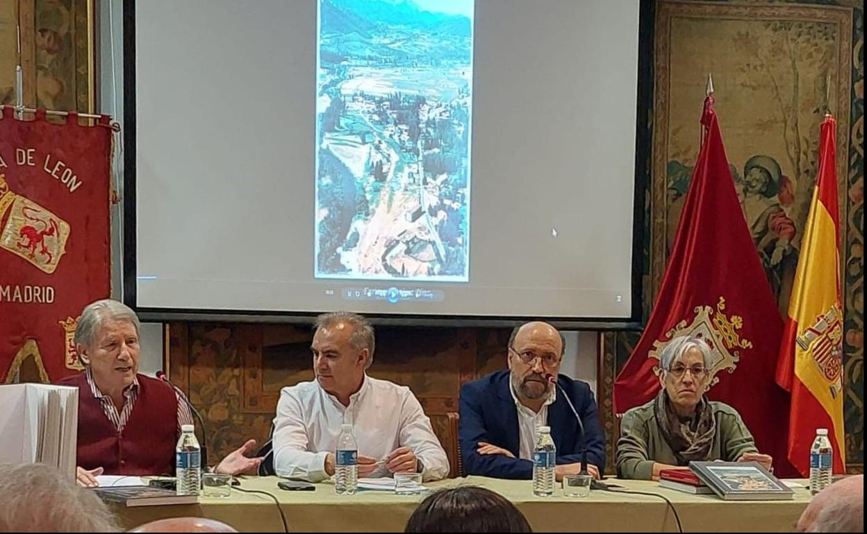 Presentación de la obra en la Casa de León en Madrid.