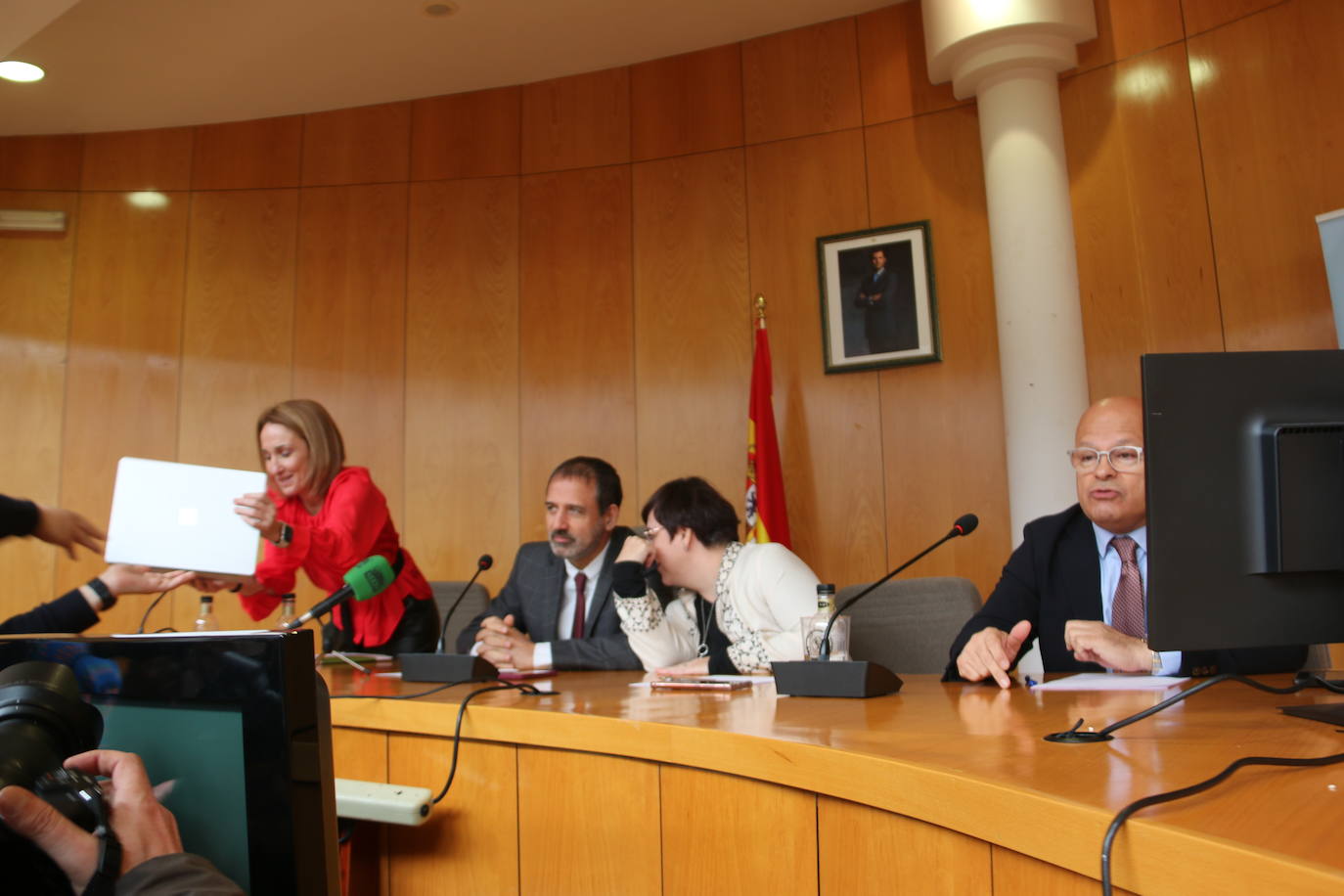 El director general de Infraestructuras de Mitma y la directora de Infraestructuras de Adif presentan los pormenores de este proyecto para el alfoz.