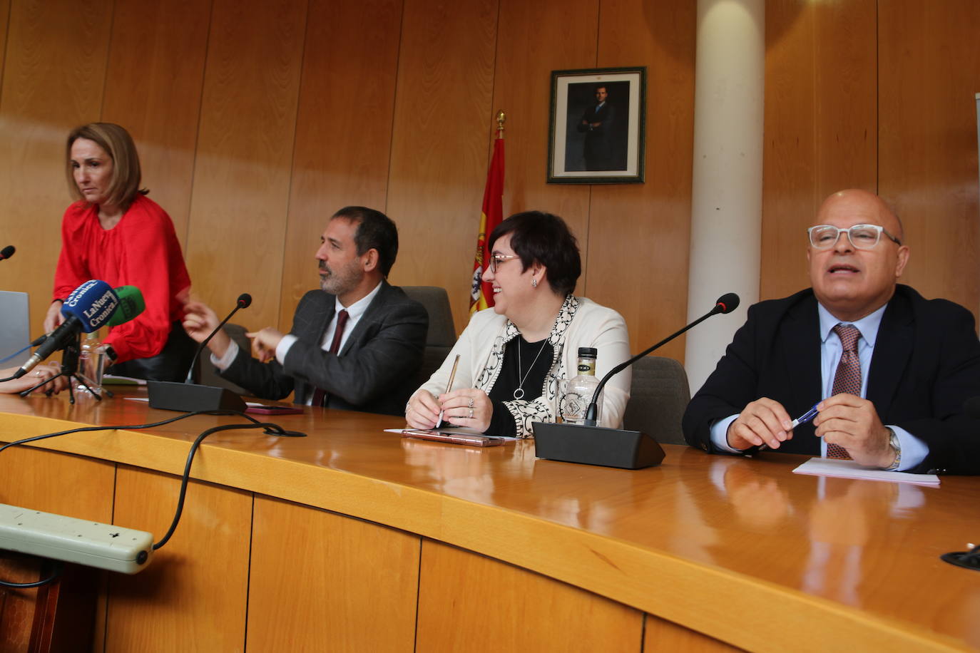 El director general de Infraestructuras de Mitma y la directora de Infraestructuras de Adif presentan los pormenores de este proyecto para el alfoz.