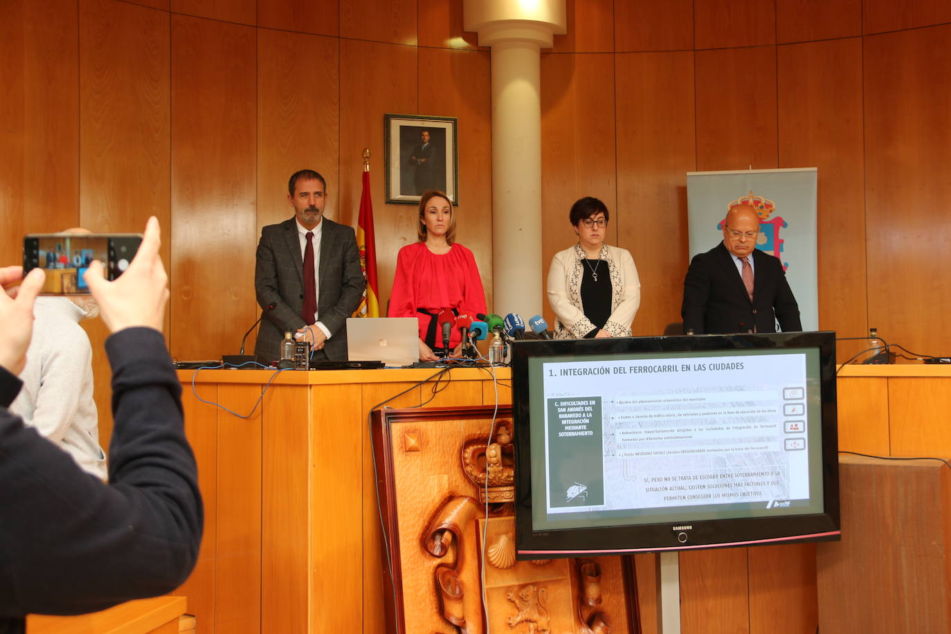 El director general de Infraestructuras de Mitma y la directora de Infraestructuras de Adif presentan los pormenores de este proyecto para el alfoz.