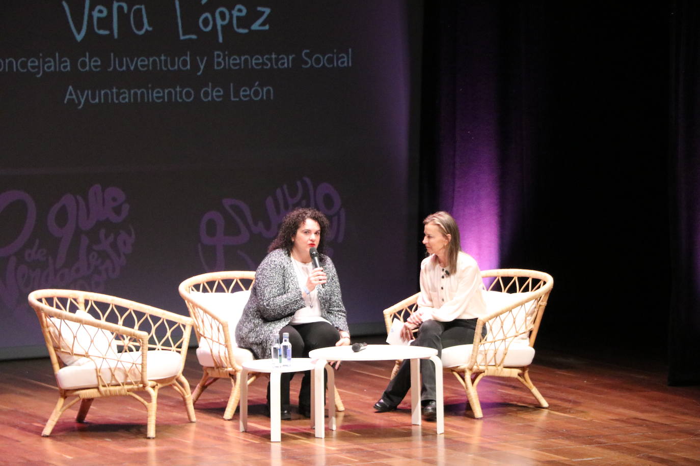 El exfutbolista Julio Alberto Moreno, el sacerdote Ignacio Doñoro y la escritora Adriana Macías han sido los protagonistas de este encuentro que ha regresado de nuevo de la mano de la Fundación CEPA y el Museo de la Emigración Leonesa