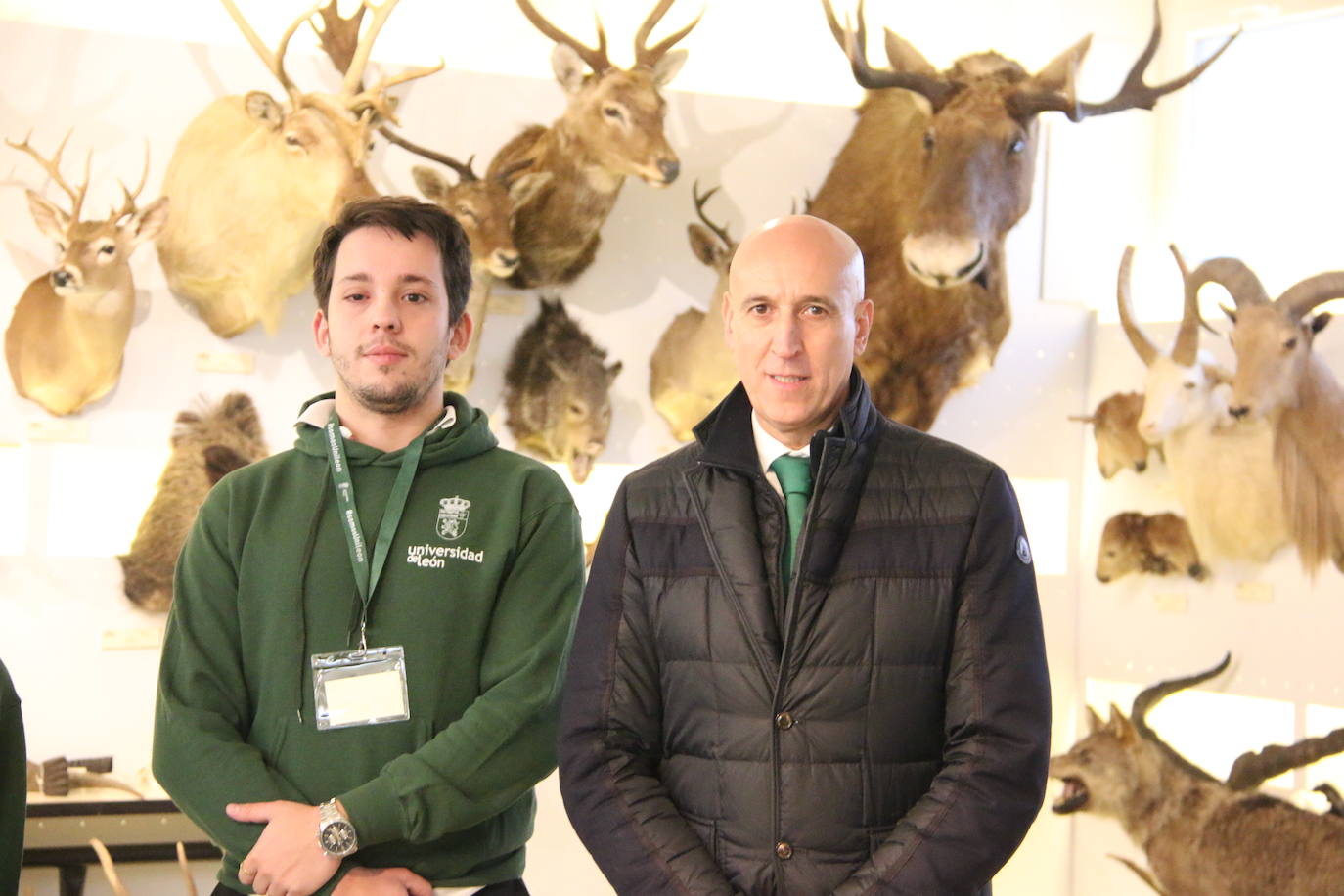 El Museo de Colecciones de la Universidad abre sus puertas a la sociedad leonesa | Ocho salas muestran parte de la colección de mamíferos, antrópodos, aves y mariposas que componen la mayor muestra de España con más de 2.500 aves de todo el mundo y 25.000 especies de mariposas | La colección biológica se amplía con una muestra patrimonial con más de mil objetos de investigación del siglo XIX.