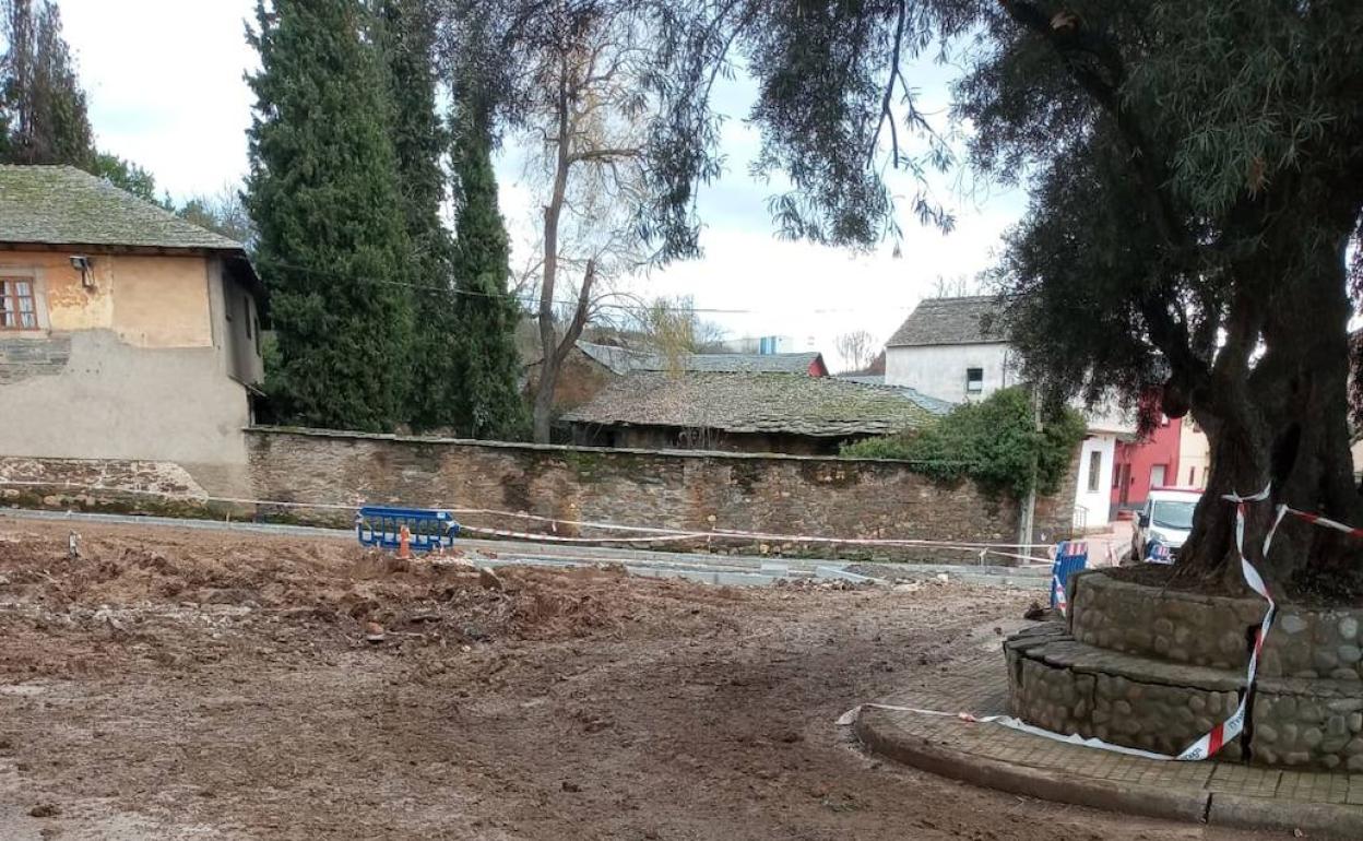 Obras en la calle La Iglesia de Cubillos del Sil.