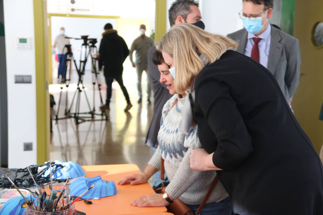La consejera de Isabel Blanco visita el Centro Salud Mental León.