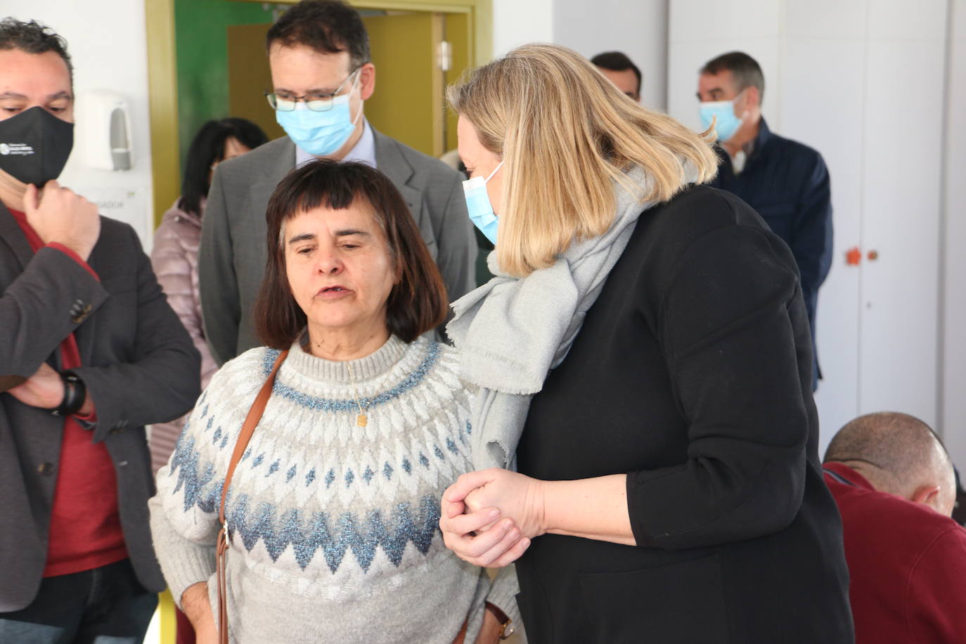 La consejera de Isabel Blanco visita el Centro Salud Mental León.