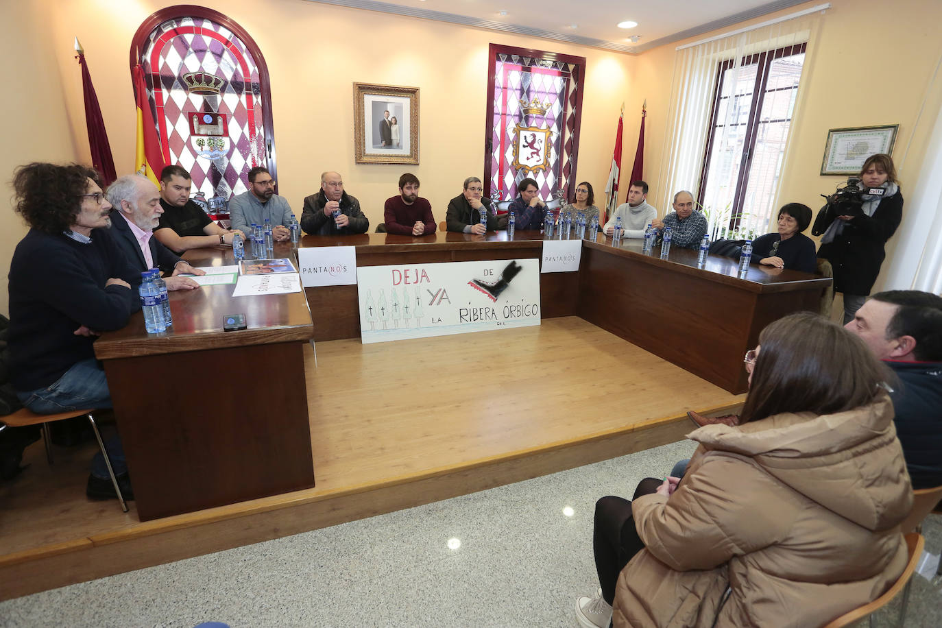 Reunión de alcaldes contra los pantanos La Rial y Los Morales. 