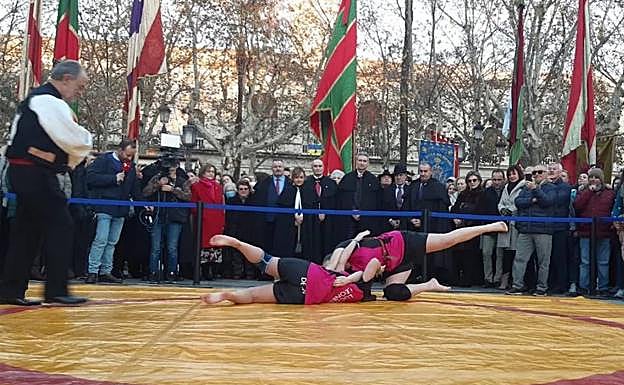 La lucha leonesa 'lució' en Sevilla.