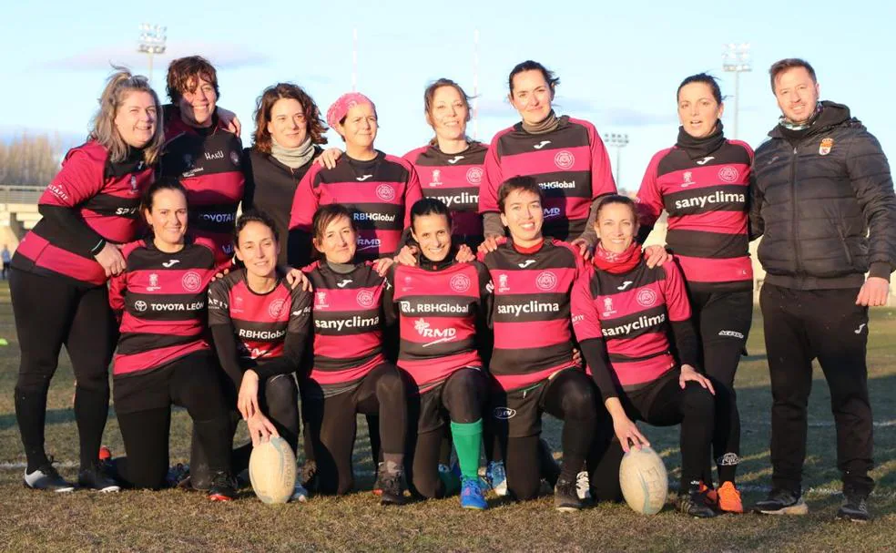 Las Leonas Mater han iniciado una nueva 'senda' en el rugby leonés con este equipo conformado por madres de jugadores y jugadoras.