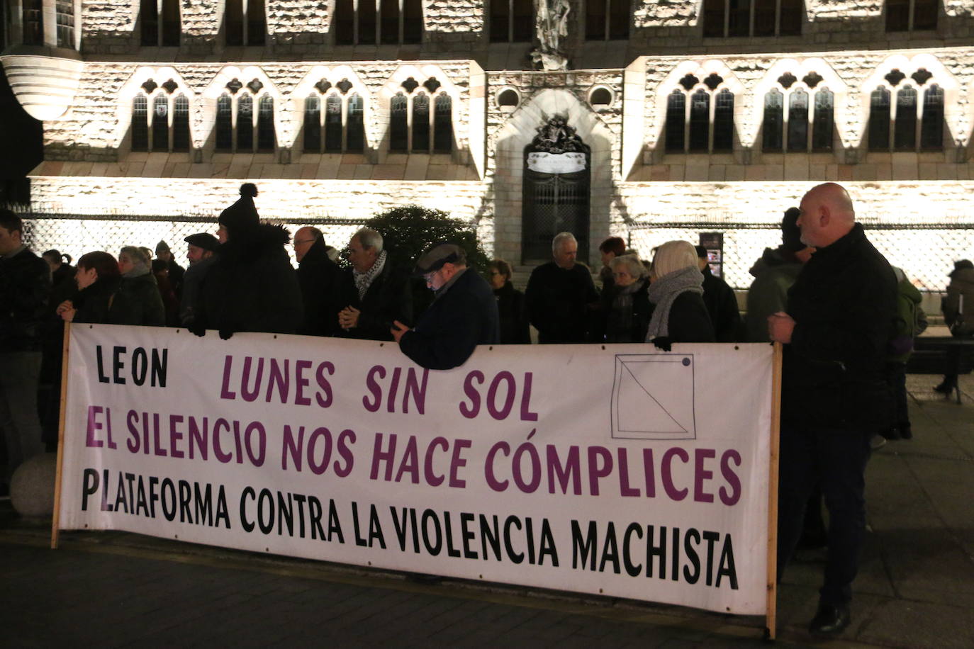 La plataforma contra la violencia machista en León convoca frente a Botines otro lunes sin sol.