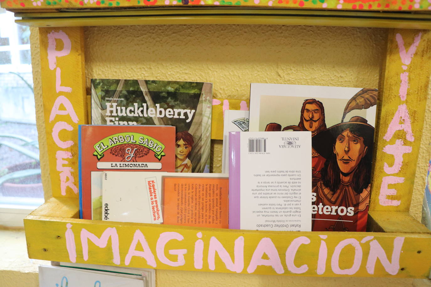 El 'Club del libro libre' del colegio Antonio González de Lama.