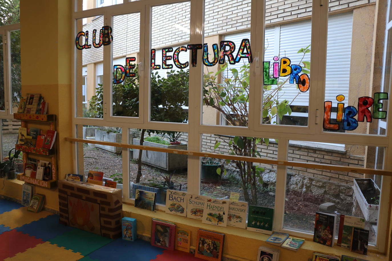 El 'Club del libro libre' del colegio Antonio González de Lama.