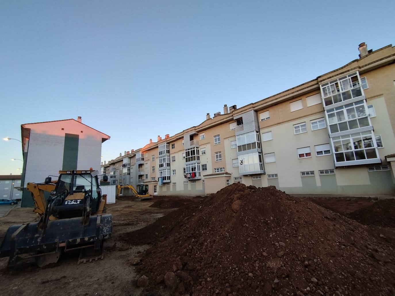 Arrancan las obras de urbanización del entorno de las viviendas de protección oficial en Vallezate
