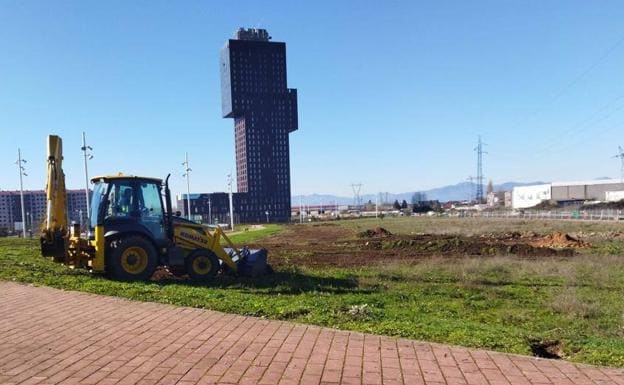 La Rosaleda de Ponferrada parkındaki arsanın şartlandırma çalışmaları.