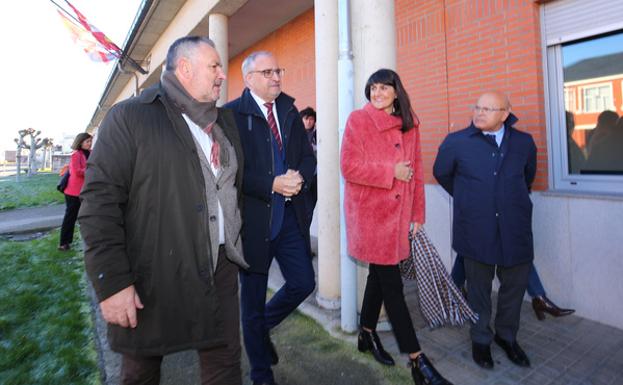 La secretaria de Estado de Telecomunicaciones e Infraestructuras Digitales, María González, durante su visita El Bierzo.