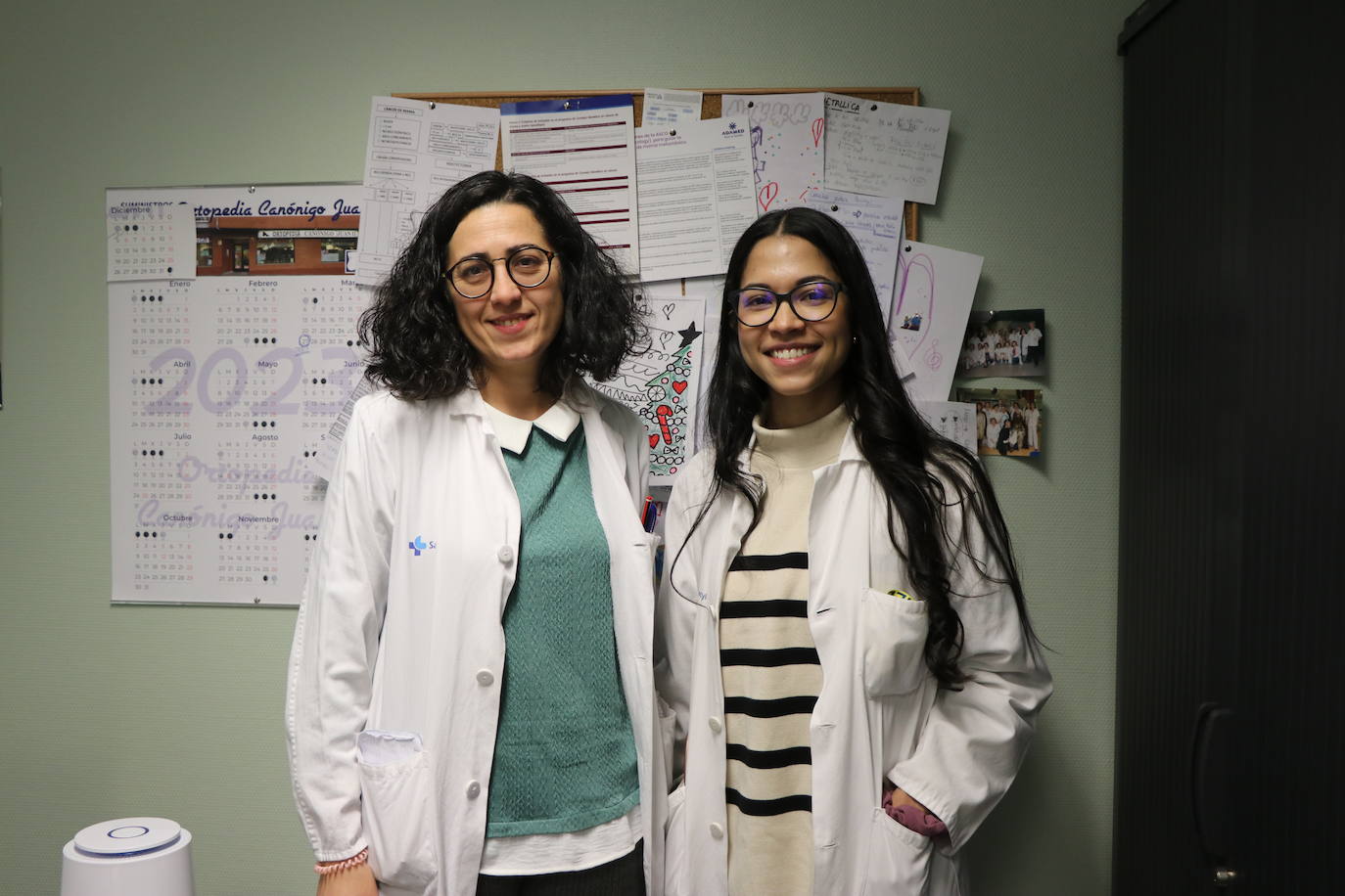 Las oncólogas Ana López González y Mariana López Flores son la cara visible de la investigación clínica contra el cáncer en el Hospital de León. 