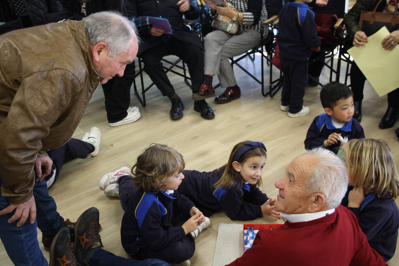 Después de tres años sin celebrarse ha vuelto el «Día de los abuelos» en el Peñacorada International School.