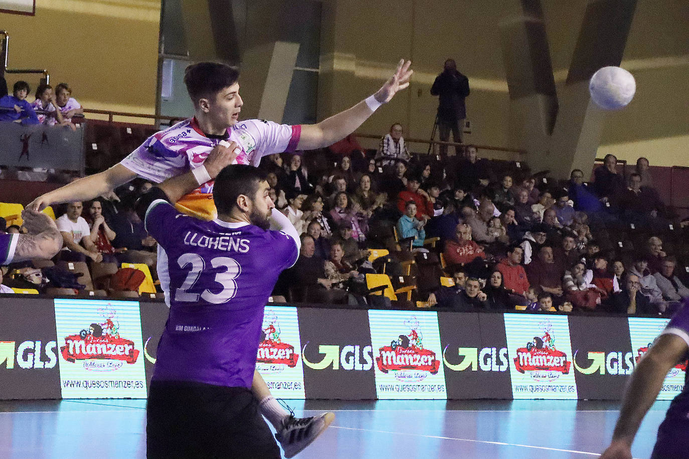 El conjunto leonés no pudo vencer en León en el primer partido de la segunda vuelta.