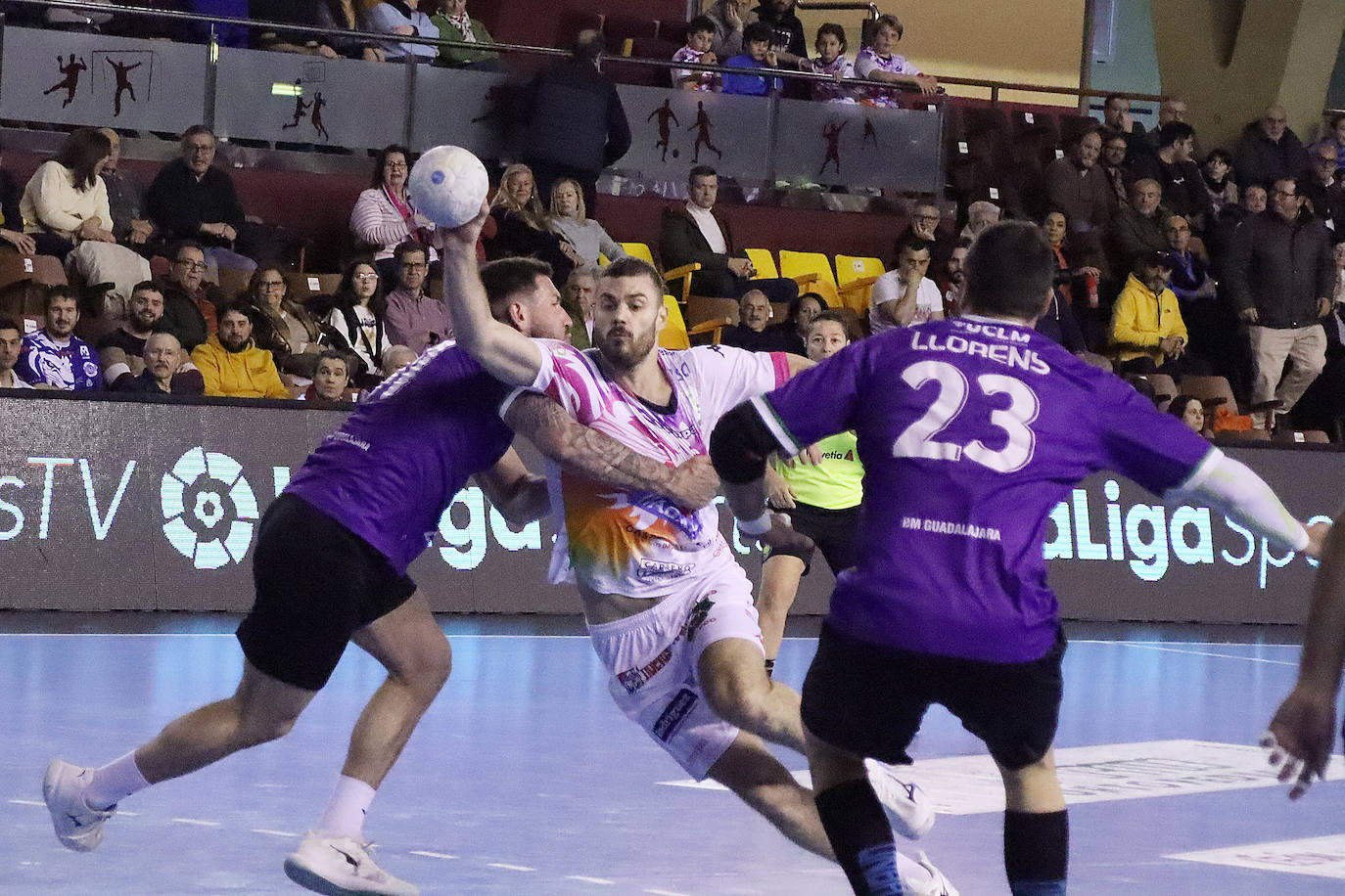 El conjunto leonés no pudo vencer en León en el primer partido de la segunda vuelta.