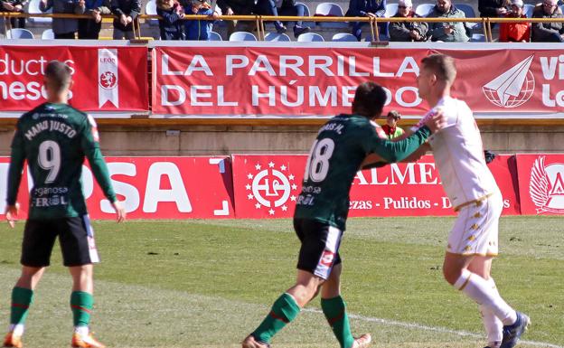 Galería. Un instante del partido celebrado en León.