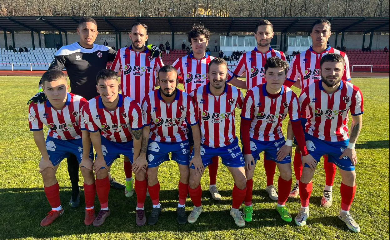 Once inicial del Atlético Bembibre en la Devesa.