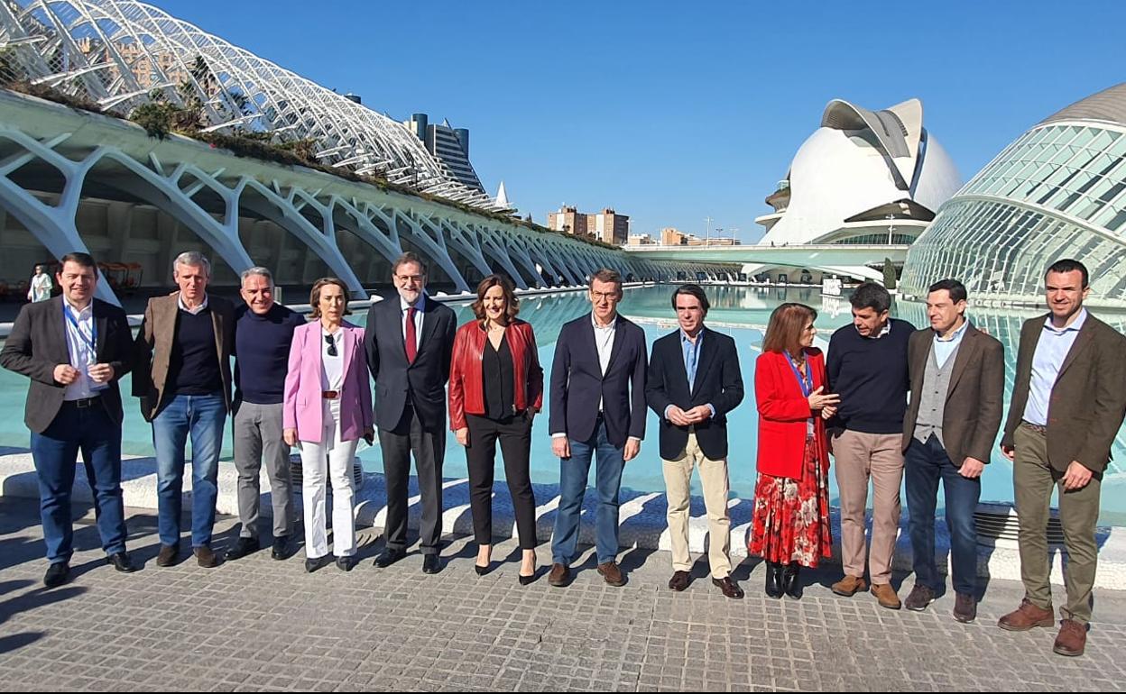 Mañueco junto a otros líderes del PP en la 26 Intermunicipal del Partido Popular celebrada en Valencia.