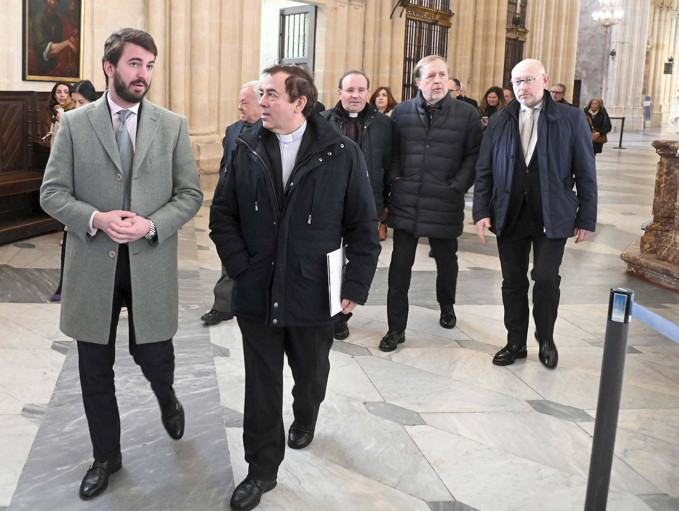 El vicepresidente de la Junta de Castilla y León, Juan García-Gallardo, acompañado por el consejero de Cultura y Turismo, Gonzalos Santonja, presenta el Plan Director del Camino de Santiago Francés