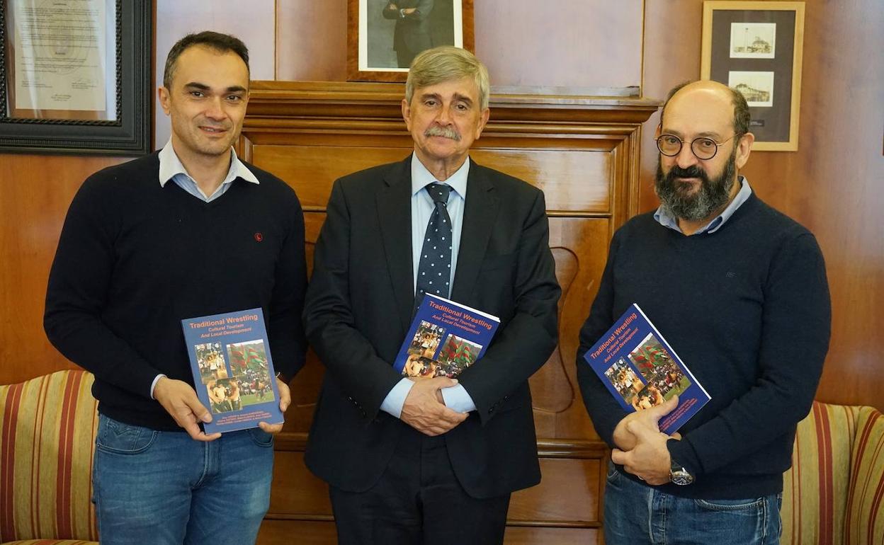 La ULE edita las conclusiones del proyecto europeo 'Trawecu' de promoción de luchas tradicionales