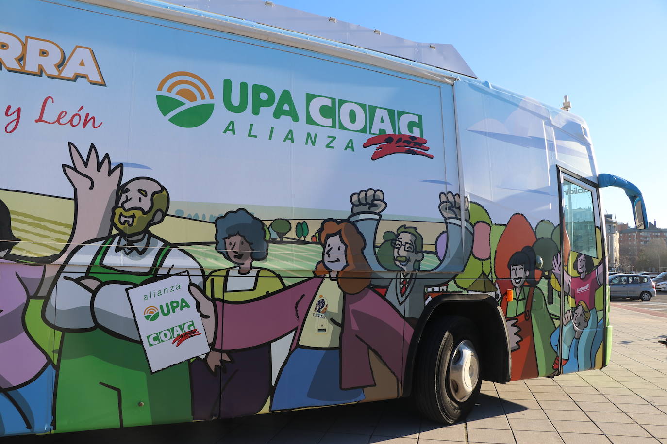 Presentación del autobús de la alianza Upa-Coag.