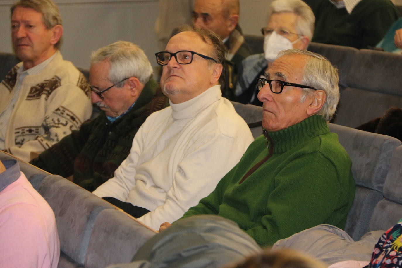 Presentación del libro en el salón de actos del Ayuntamiento de Ordoño II. 