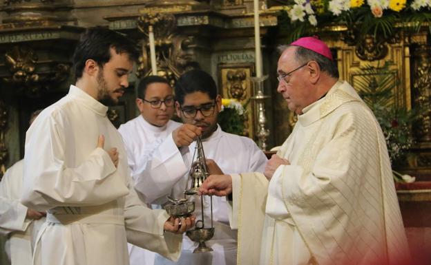 Galería. El obispo de León ofició la eucaristía.