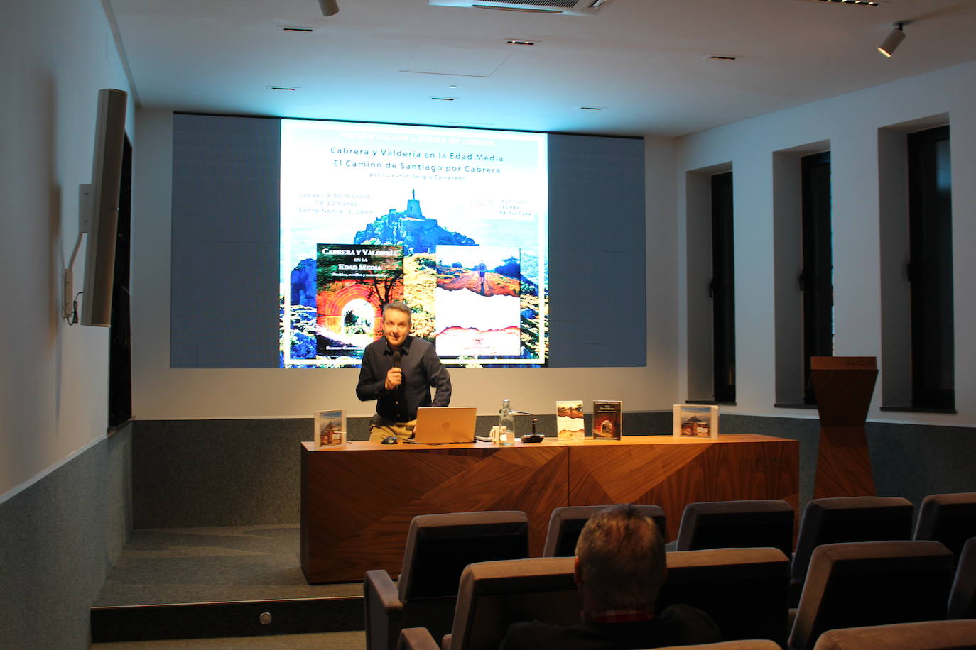 Presentación de los libros de Sergio Carracedo, 'Cabrera y Valdería en la Edad Media' y 'El Camino de Santiago por Cabrera'. 