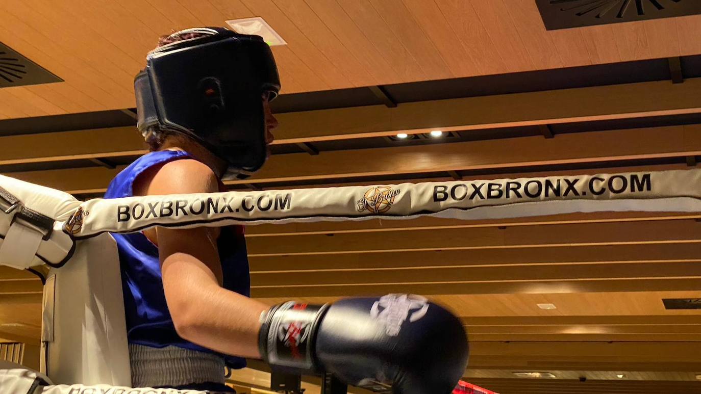 Imagen de la velada de boxeo en el Olímpico de León 