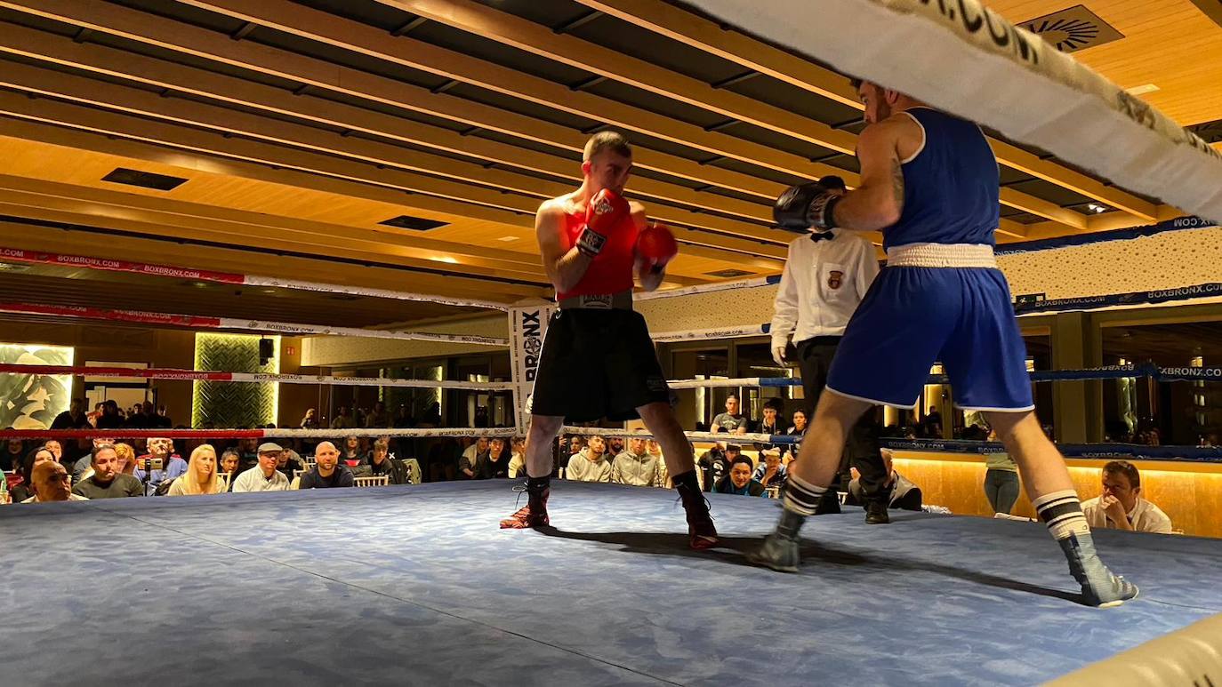 Imagen de la velada de boxeo en el Olímpico de León 