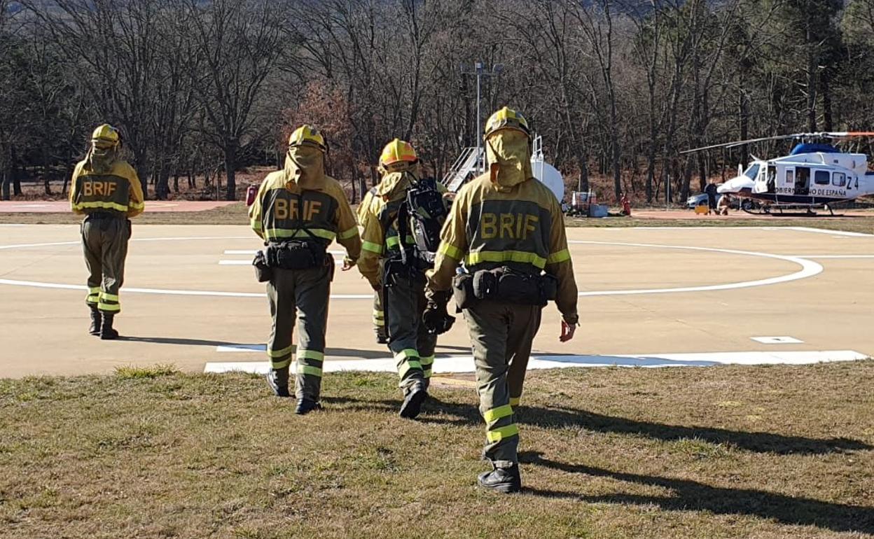 La Brigada de Refuerzo en Incendios Forestales (BRIF) ubicada en Tabuyo ha sido activada para la extincion de un fuego en Oencia.